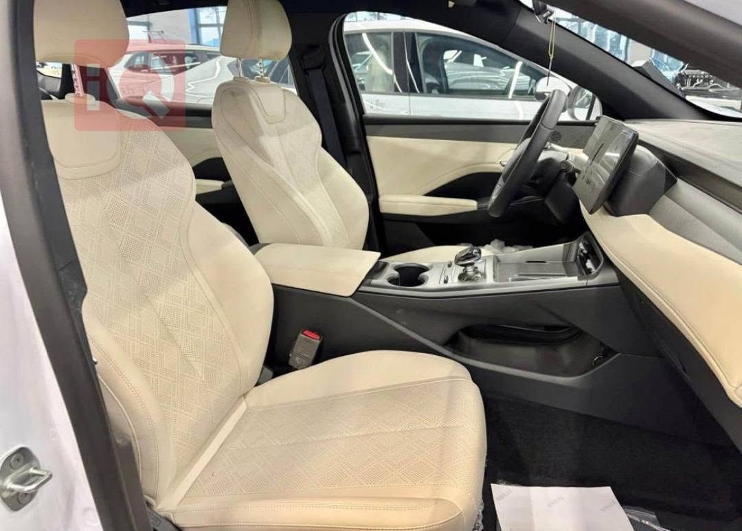 Byd جن بلاس
الموديل: 2025
ماشيه :1300 الف فقط 
بحاله الوكاله 
اللون الخارجي: أبيض 
اللون الداخلي:  أبيض  
 رقم بغداد 
السيارةباسمي ، والتحويل مباشر
السيارة جديدة وزيروا 
 السعر 21 مليون د 
رقم الهاتف: *********** 📱
مكان الرمادي

ماعده فلوس الرقم حوالي ٤٠٠ او ٥٠٠ اذا معقب  وي تعبها بذلك الحساب .

نص مكتوب في الصور:
- iQ