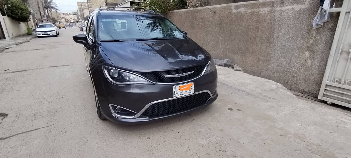 السلام عليكم
باسيفيكا مواصفات تورنج ال معروفة 2019 حادث سطحي بنيد وجاملغ أمامي صفحة السايق اهم شي بدون ايرباك السيارة بيها منظومة غاز ايطالية تانكي ٨٠ لتر يعني انسة البانزين والدوانز رقم بغداد بأسمي مكانها بغداد حي اور موبايل *********** واتساب سعرها مناسب ١٧٥
