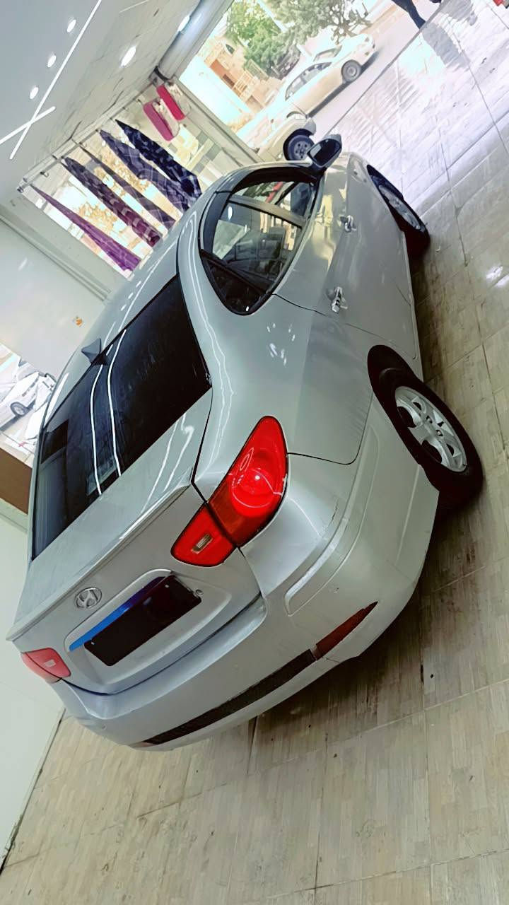 سوناتا • ٢٠٠٨ • مقاعد مدفّية
