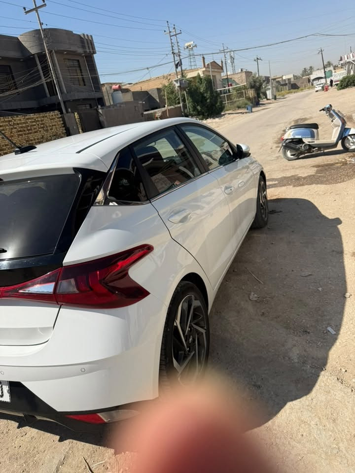 السلام عليكم 
هونداي i20
موديل 2023

السياره ماشيه 70 ألف حقيقي
بيها ضربه بالويل جهة الصدر وجزء من الدعاميه 
وبيها بارد خفيف
مواصفات السياره
بصمه 
مري شفط 
فول تحكمات 
رادار 
السياره جديده
محرك 3 سلندر تيربو 
السياره جاهزه ومناقصها شي 

السعر 115 $ وبيها مجال بسيط
السياره للبيع فقط
مكاني بابل
تواصل واتساب فقط
***********
