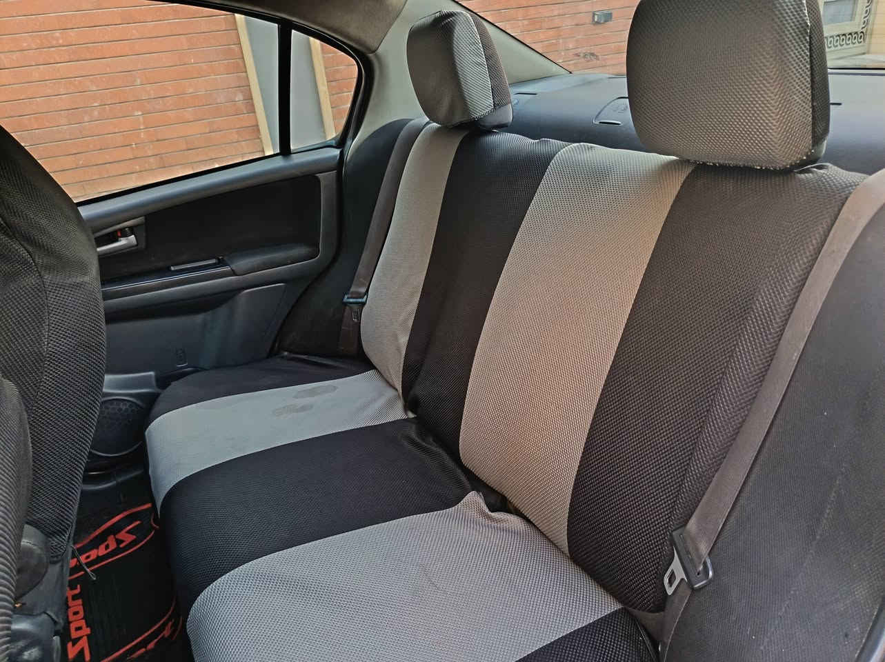 سوزوكي sx4 2012 محرك 2000 هزه وسنوية جديدة ٢٠٢٦ قطعتين
مكان السيارة موصل  السعر 58 $ للتواصل
***********
