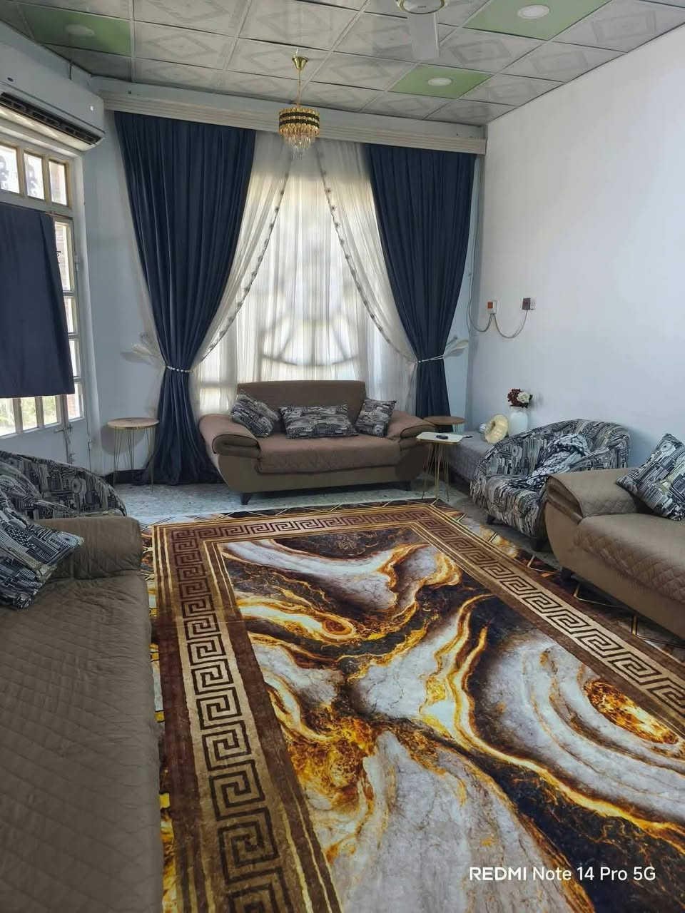 🏡 عقارات النيزك | بيت زراعي للبيع 🏡

✨ فرصة سكنية مميزة في الديوانية ✨

🏠 بيت زراعي سند 25 مشمول بالتطويب ومرقّم وجاهز!

📍 العنوان: التقيّة الثالثة، مقابل ساحة التوديع.

📐 المساحة: 200 متر مربع.

🏡 تفاصيل ومميزات البيت:

🔹 استقبال بمساحة 6 × 4
🔹 صالة واسعة بمساحة 8 × 4
🔹 غرفتا نوم، مساحة كل غرفة 5 × 4
🔹 مطبخ حار وبارد بمساحة 5.5 × 4
🔹 طارمة كبيرة
🔹 صحيات داخلية وخارجية
🔹 منور
🔹 حديقة داخلية وخارجية

✨ مميزات الموقع:
✅ شارع مبلّط
✅ خدمات متكاملة
✅ موقع مميز في التقيّة الثالثة

💰 السعر: 87 مليون دينار
🤝 السعر قابل للتفاوض

📞 للاستفسار: ***********

📩 أو مراسلة الصفحة
📍 أو زيارة مكتبنا في حي التاميم، قرب مجمع السبطين.

🏡 عقارات النيزك
⭐ شعارنا المصداقية والثقة
🤝 وجهاً لوجه، حتى إتمام الاتفاق.

نص مكتوب في الصور:
- REDMI Note 14 Pro 5G