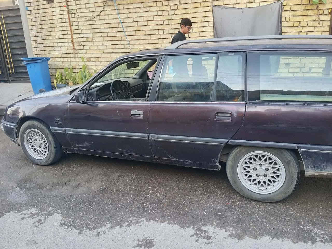 أوبل  90. ستيشن محرك ا 2000. السعر ع 20 $. الرقم صلاح الدين.   ***********. للبيع فقط
