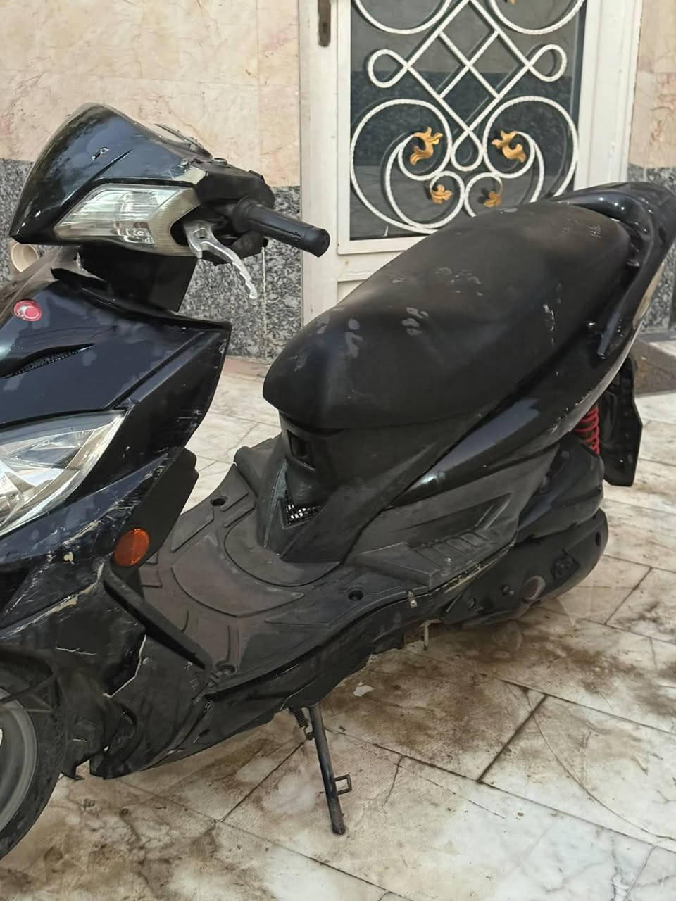 دراجه كامكو رايسنك مكينه مامفتوحه وشغاله بيه فقط تاير يرادله تبديل السعر  300  وبيه مجال مكاني نجف حي الفرات للتواصل هذا رقمي ***********
