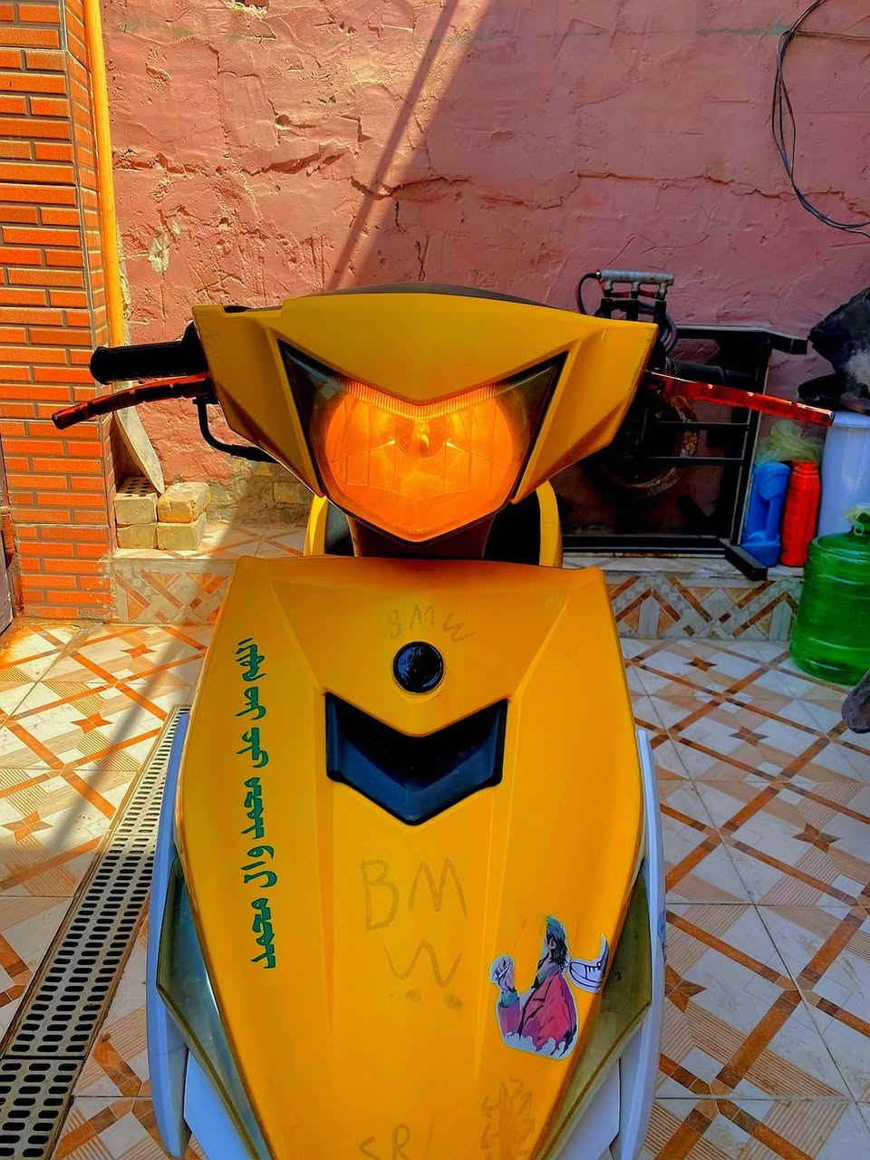 السلام عليكم اف اس ياباني مكينه كدام عينك حلوه ونضيفه . محرك ماكس عدله ياباني شلعه ومعدل يخبلان. 
دراجه محرك مامفتوح ماملعوب بي ابد شغاله سلف هندر باي وقت . 
 كربائيات كلها شغاله لايت عالي ناصي اشاير يمنه يسره دشبول شغال وستان صفح كهربائية 
دبلات شغلات كدام ووره بريكات كدام ووره هم شغلات. 
تواير جدد مبدلهن جيلاتين الاصلي. 
 دراجه كلها شغاله ماعايزها اي شي
السعر: 270وبيها مجال. ابيع مال مستعجل. 
المكان: كربلاء 
الرقم: ***********وبي واتساب.ماعندك رصيد اتصل على الواتساب.
