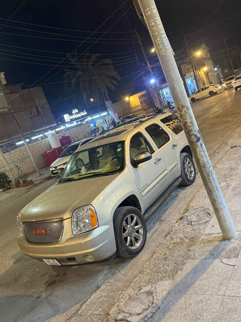 السلام عليكم.
من رخصة الادمن 

تاهو موديل2009 GMC  ابتر

كفالة عامه من الحادث والضربة والكص سيارة جاهزه وجديده

بيها فقط رشات ارباع البيبان بحكم موديلها غير هذا ماكو  

فئهSLT محرك خير من الله 5.3

گير  اكسل  كفاله 

تخم تايرات 

تبريد ثلج ❄

حدادة جديده قبل شهر نافضها. 

السيارة جديدة عليها ادامه كامله 

رقم بصرة بأسمي تحويل ثاني يوم 

مكان السيارة البصرةالجنينه

          

       السعر  (((  175  )))  ورقة 

             وبيها مجال للشراي 

علمآ السيارة رقم بصره باسمي تحويل ثاني يوم احلى من الصور بالحقيقة شراي تجي تشلع عيوني وتاخذها ورحمه لوالديه اللي يشوفها 

      غاليه عليه يدعيلنا بالرزق 

       

  الاتصال /***********
