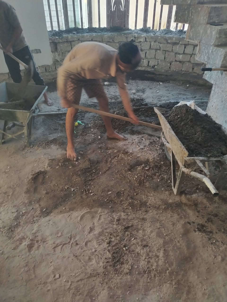 السلام عليكم /كادر عمل جاهز تصعيد مواد +عمل ماستك+ تنضيف بيوت حدائق+ تفليش+ دفن نهري +نقل اثاث// وسياره تجيك للبيت ماعليك بس الاتصال بالرقم//***********
