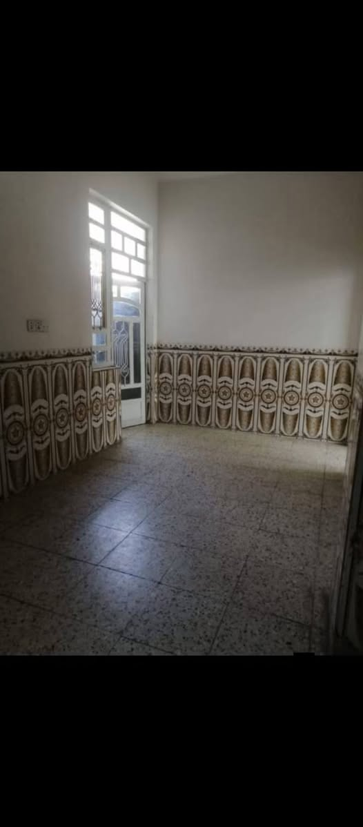 🏠دار للايـــــــــــــــــجار الموقع حله حي الجزائر فرع الصيدليه مرجان عبر سكه القطار يم اسواق

مشتمل للايجار المساحه 100م
 يتكون من مطبخ وكلدور وحمام ومنور وغرفت نوم وحده 

قيمته اللايجار//250//

الاستفسار مرجعه مــكـــتــــب الجــــشـــعـــمـــي للــعــــقـــار 

0781942579📞
