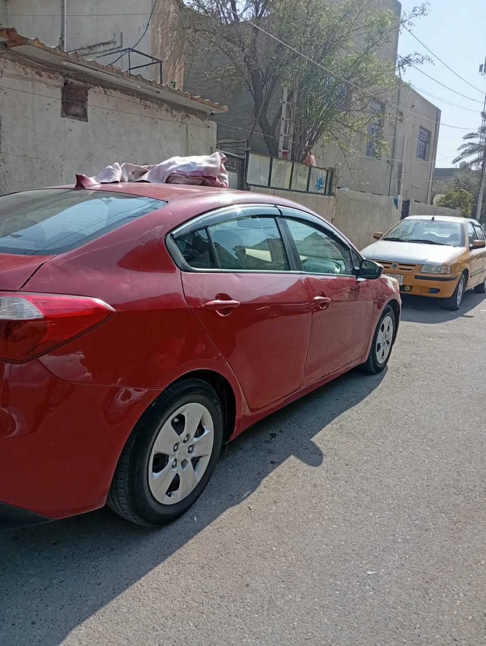 اسلام عليكم. كيه فورتي 2016امريكي حادثه بل باب الخلفي بصيط سياره بجمه كبس خير من الله منضومت زنون كير مكينه خير من الله +مكينته1800دوش المرغوب 
السعر 103وبيه مجال 🔥مكانه بغداد حي جهاد. 
. واتساب. ***********
