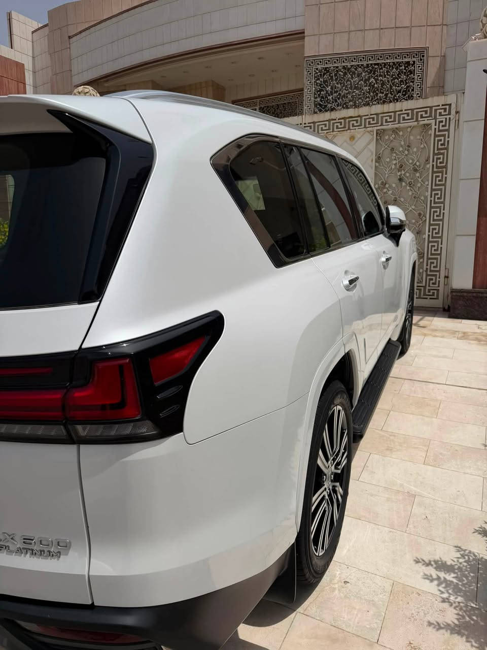 لكزز بلاتينيوم 2022 ماشيه 51 الف السياره مكفوله كفاله عامه ماعدى بيه حالوبات 2 او3 بلبنيد
*********** الاستفسار
