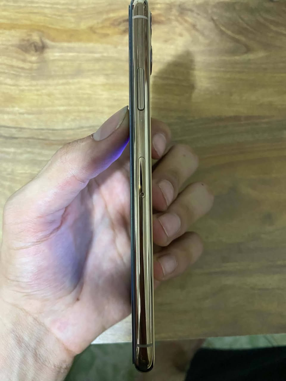 📱 للبيع iPhone 11 Pro Max – Gold ✨
🔹 اللون: ذهبي 

🔹 السعة: 64GB /بطاريه 71🔋

🔹 استعمال شخصي ، ونظيف جداً

🔹 مامبدل أي قطعة، والجهاز بحالة ممتازة وجاهز لأي فحص.

💰 السعر: 390,000دينار عراقي

📍 الموقع: بغداد – شعب حي اور 

البيع للمشتري الجاد فقط، والفحص والمعاينة قبل الشراء .

📞 للتواصل: ***********
