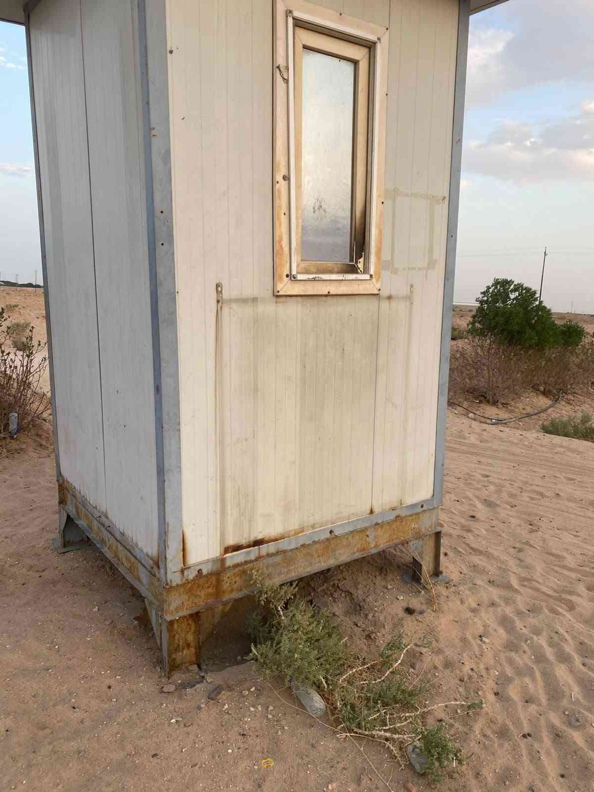 كرفان جاهز • متر ونص×متر ونص • باب بقفل