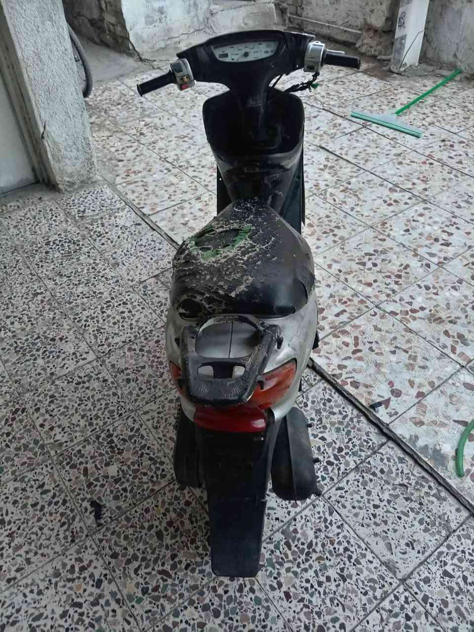 سلام عليكم عصفوريه ما بيها ناريه اوراقها موجوده دبلات وتايرات وكابريتر  جديد سعر ٩٠ مكاني بغداد مدينه الصدر ***********
