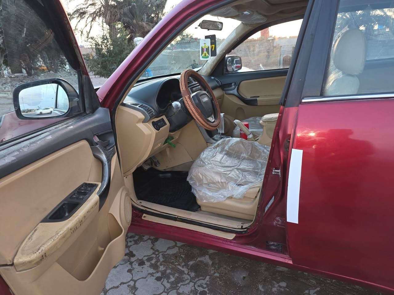 سلام عليكم اخوان سياره تيكو البيع سياره حلوه خير من الله دهن جديد بريك جديد تخم تاير جديد باتري جديد سياره مال بنيه ومحتاجين عربانه خلفيه حداديه كله جديده دوشمه جديد  تبريد نقص بس الغاز مديل2013 سعر38 مكاني بصره طويسه رقم الهاتف ***********
