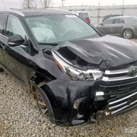 تويوتا هايلندر 2018 AWD  XLE    رقم بغداد باسمي   ماشية السيارة 82 الف...