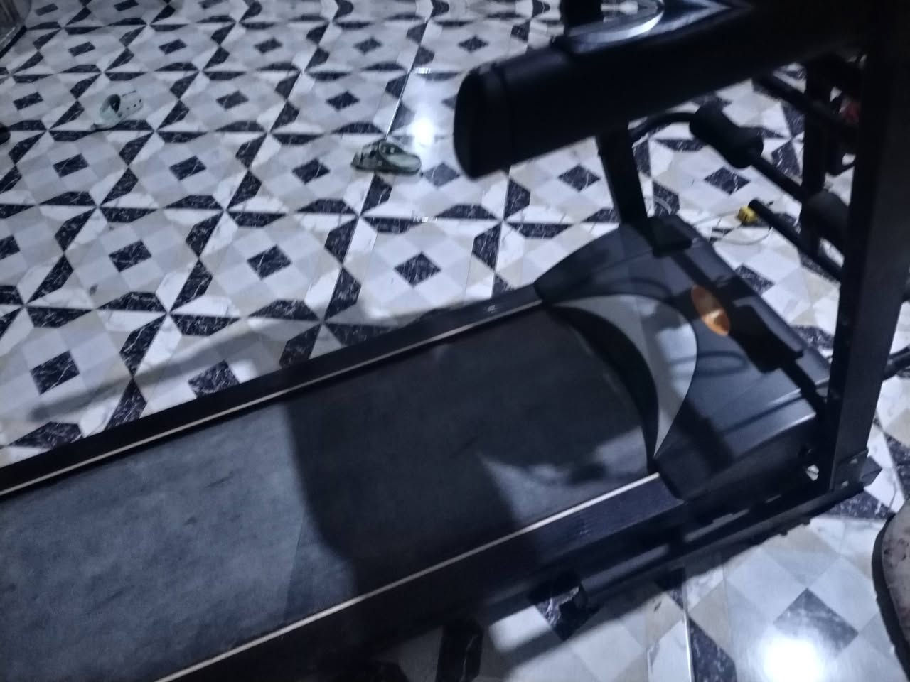 جهاز جري البيـــــــــع سعر 200
وزن 120كغم 
جديد ويشتغل 
لمكان 
المثنى رميثه قضاء النجمي 
***********
