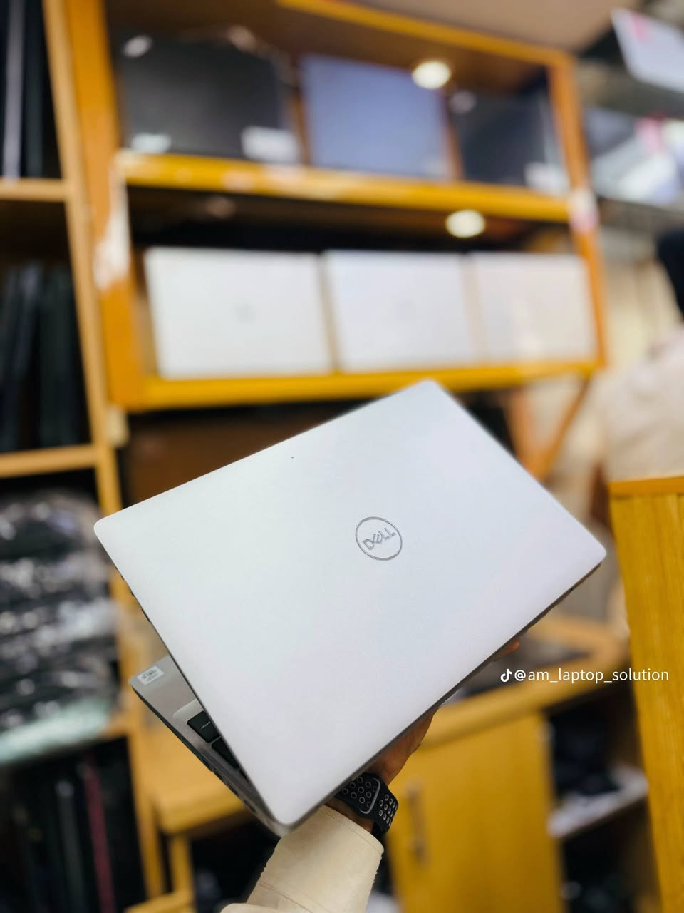 💻 Intel Core i5 10th Generation
⚡ 16GB DDR4 RAM
💾 256GB SSD NVMe
🖥️ 15.6" Full HD Display
🎮 8GB Intel UHD Shared Graphics
⌨️ Numeric Keyboard 
🛡️ Premium Business Class Build
🪶 Slim • Powerful • Reliable
🔋 Excellent Battery Backup
🔌 Original Charger Included
🎁 Bag + Mouse Gift Included

💰 فقط 455 الف/- Only! 🔥

✅ Best For Office Work, Students, Freelancing, Programming, Graphic Designing & Multitasking
 
Shop Address📍
الرهف للحاسبات 
🚚 توصيل لجميع المحافظات 
***********
