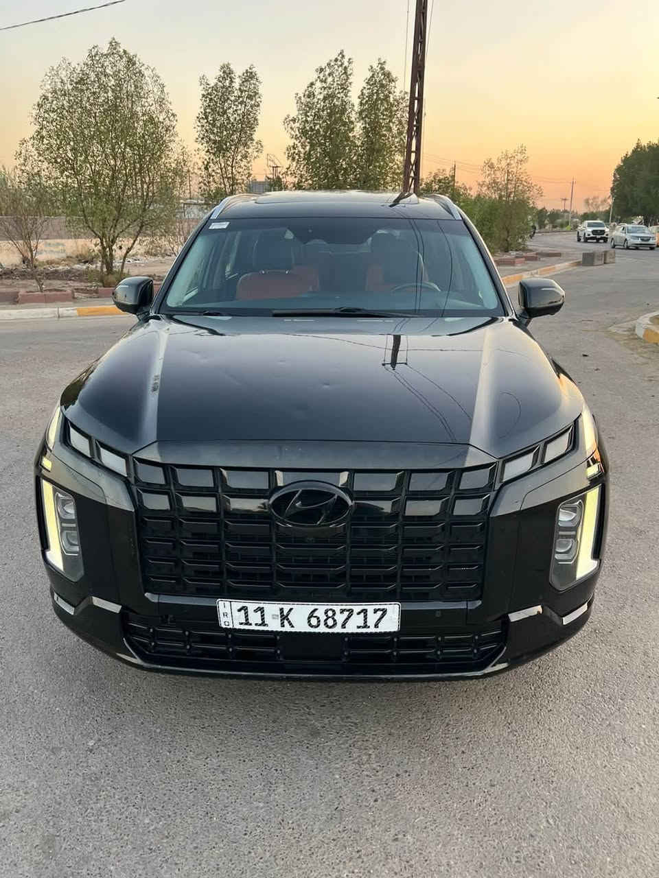 السلام عليكم اخوتي
مواصفات بالسايد راسمية لـ باليسيد اكس ار تي 2023. محرك٣.٨ V6 بقوة٢٩١ حصان قير أوتوماتيك٨ سرعات  نطام السبورت دفع رباعي عجلات٢٠ إنش سبعة ركاب كراسي كابتن بالوسط.  كعىده vipشاشة وسطية١٢.٣ إنش مع ملاحه أبل كاربلاي وأندرويد شاحنه للكراسي خلفيه ايظا   أوتو. شحن لاسلكي للجوال ومقاعد أمامية مدفأة. مكيف

ثلاث مناطق مخارج للمكيف بالخلف باب شنطة كهربائي نظام تشغيل ببصمه  وايظا بصمه عن بعد وزر وأنظمة أمان مثل تنبيه النقطة العمياء والمحافظة على المسار مثبت سرعة ذكي وتحذير تصادم أمامي وخلفي بنتبج الفئة تجهيزات مثل تبريد المقاعد أو كاميرا ٣٦٠ أو فتحة سقف 
صاله سنه ونص عدي واريد بيعه سبب تغير موديل 
نظيفه95‎%‎ استخدام  وكله محسن وسوبر استخدم الها 
فقط جاد يتواصل 
مكاني بغداد 255 $ بيه مجال للشراي 
تحويل ثاني يوم باسمك
ماشيه ٦٤ ميل
*********** اتصل وتدلل
