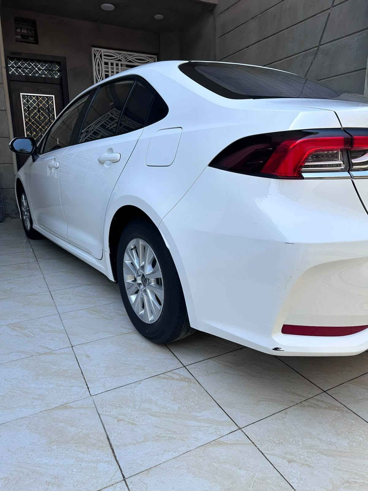 السلام عليكم ورحمة الله وبركاته
كفااااالة عامة 👍 

COROLLA HEV 2024
ماشيه 28 KM
محرك 1800 هايبرد 
 رقم بغداد بأسمي تحويل مباشر
مواصفاتها معروفه
شاشد كبيره كار بلي
انضمه مخارج USB 
هاند بريك اوتو
تحديد مسار
قيادة ذاتيه 
كروس سرعه
تحكم جهتين
رادار امامي
اوتو هولد 
اشارة مري
كشن مخمل
لايت زينون
سيارة بعدها بحالة الوكالة

رقم الهاتف ***********
