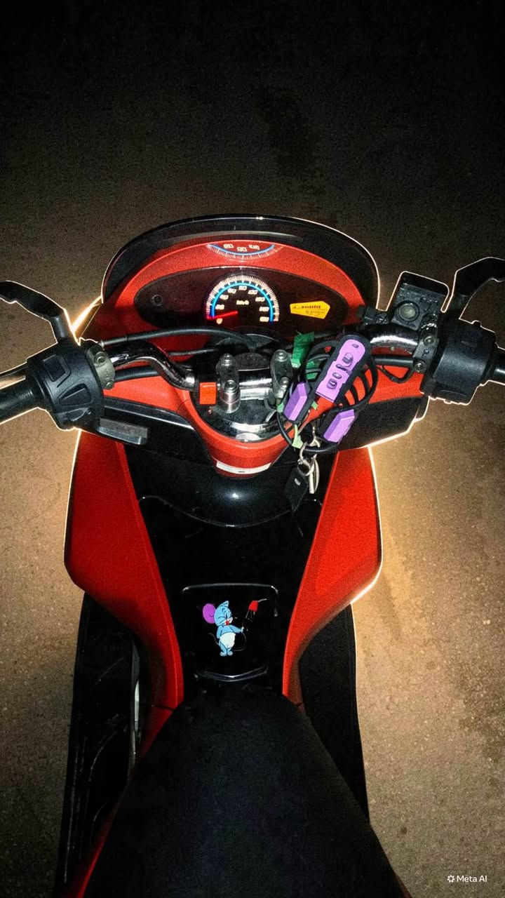 دراجة pcx جيل اول للبيع السعر 12 ورقه وبيها مجال حك الجيه مكاني بغداد بوب الشام قرب سيطرة الشعب ***********
