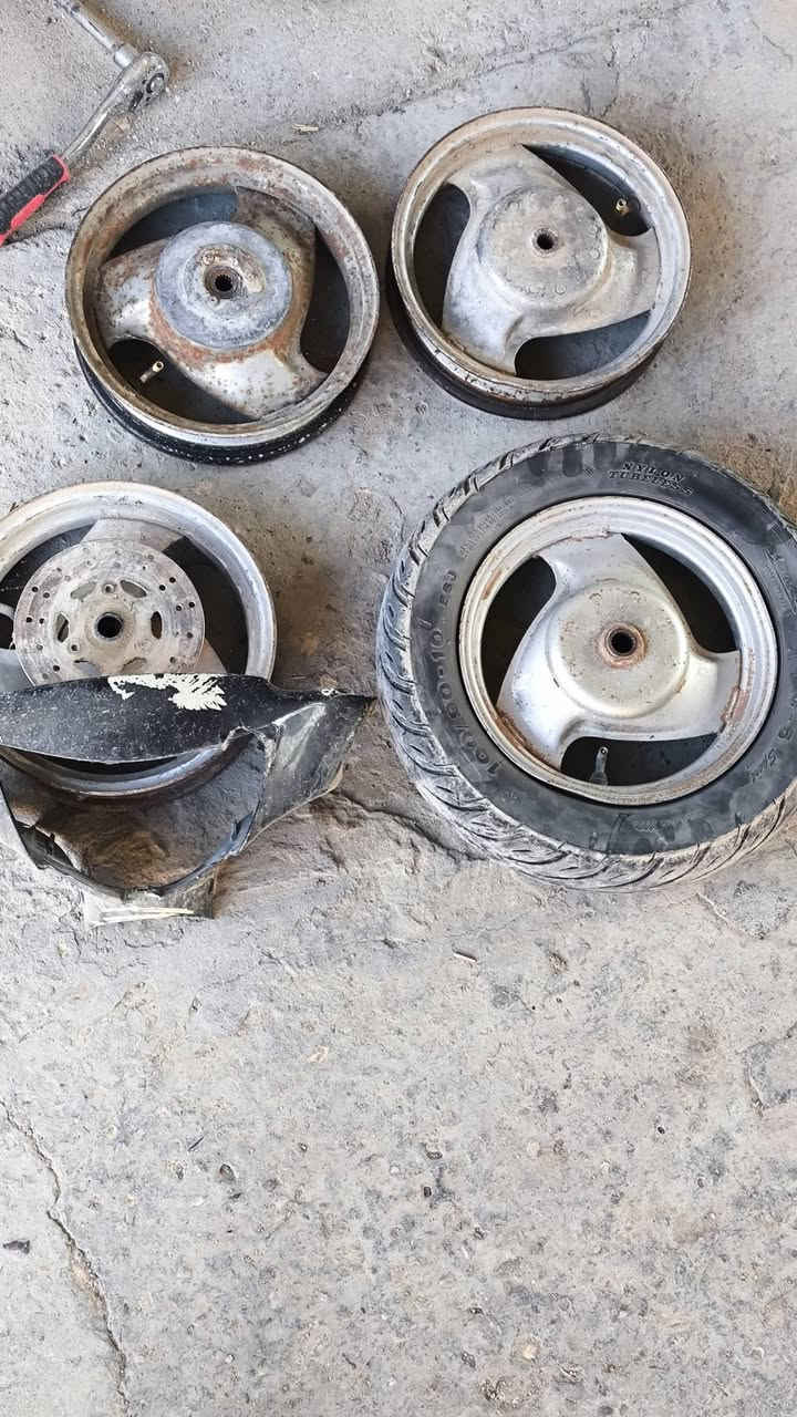 السلام عليكم كلچات ماكس تفصيخ فحمات عاليه +ويلات بلاد ماكس وعصفوري لون رصاصي بسعر مناسب تواصل واتساب ***********
