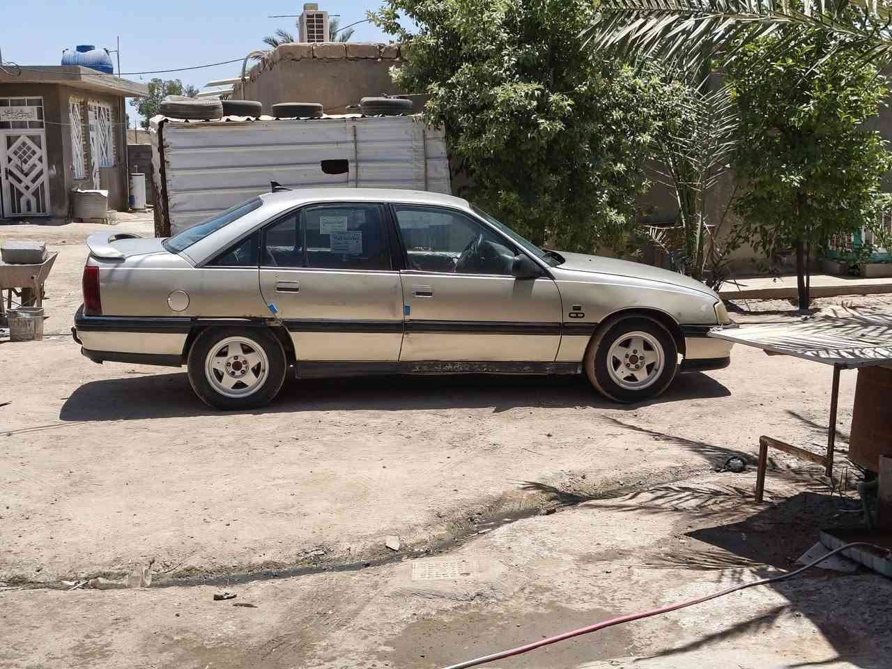 اوبل اوميكا 🇩🇪 موديل 93 حجم 26 محرك بطة 2500 رياضي 6 سلندر , كير اوتوماتيك سيارة نضيفة وجاهزة ، صالنصة كامل جديدة،  حدادية صدر جديد ، دبلات امامي جديد حدادية خلفية 90% السيارة بدون صبغ على البلاد ، بيها لايتات زنون ، كهربائيات اشاير بك لايت كله شغال ، سستم صوت مسجل 63, 3 سماعات، حساسات دعامية امامي خلفي، هزه جديدة سنوية للـ 2030 رقم ديالى انكليزي دولي بأسمي تحويل ثاني يوم مكاني بابل ، المسيب
تفاصيل اكثر اتصال *********** 
اوبل اوميكا موديل 93 حجم 26 محرك بطة 2500  6 سلندر , كير اوتوماتيك سيارة نضيفة وجاهزة ، صالنصة كامل جديدة،  حدادية صدر جديد ، دبلات امامي جديد حدادية خلفية 90% السيارة بدون صبغ على البلاد ، بيها لايتات زنون ، كهربائيات اشاير بك لايت كله شغال ، سستم صوت مسجل 63, 3 سماعات، حساسات دعامية امامي خلفي، هزه جديدة سنوية للـ 2030 رقم ديالى انكليزي دولي بأسمي تحويل ثاني يوم مكاني بابل ، المسيب
