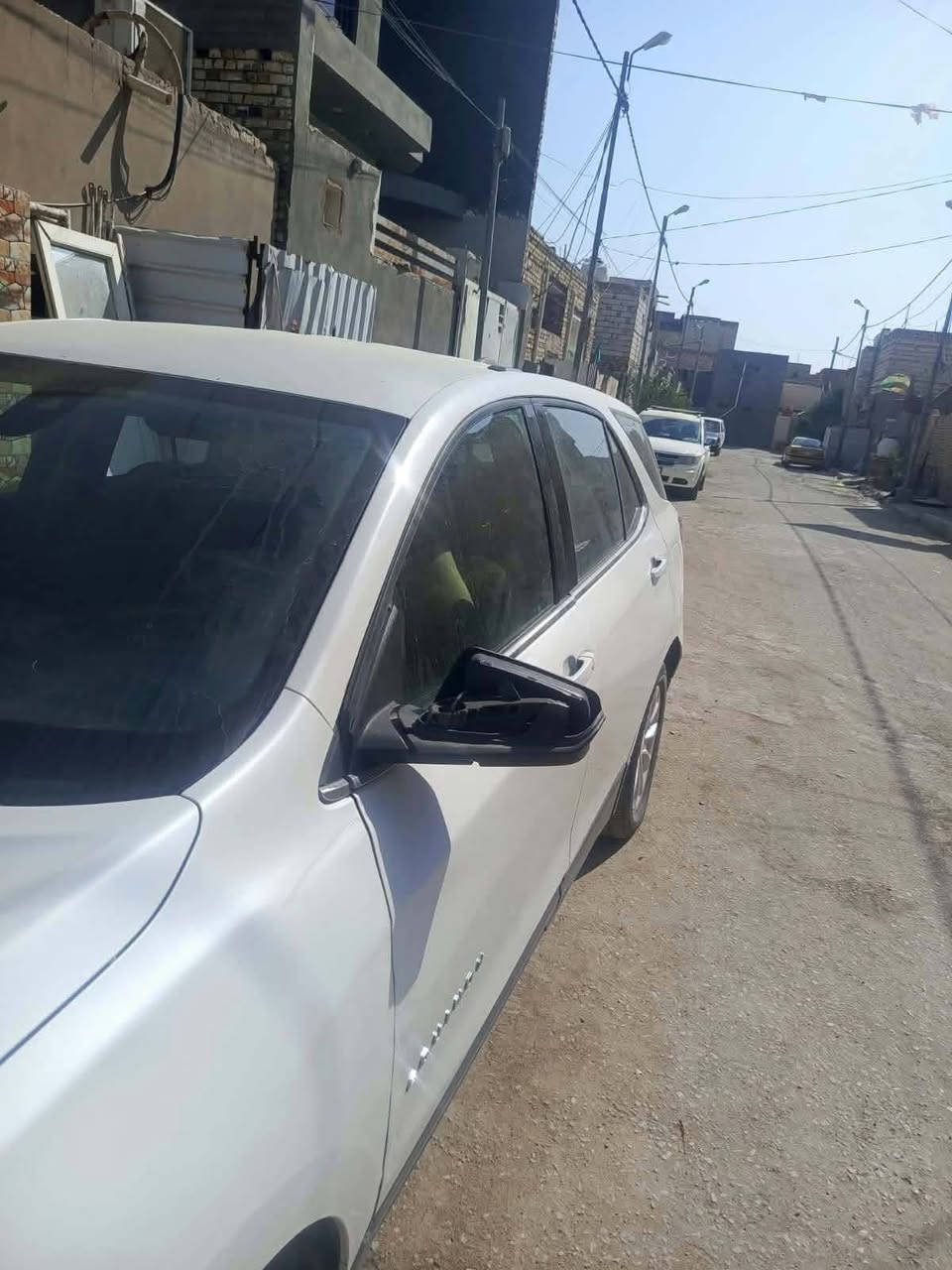 .للببع 
✅شوفرليت ايكونكس. ابيض ثلجي 
✅الموديل :  2018. برميره فور ويل 
✅الفئة :  1500 تربو Premier AWD
✅رقم السيارة: القادسية 
✅الضرر. جانبي الجاملغ الامامي الايمن + الداعميه   شرط تبريد بلادي 
✅الايرباكات :ضرر ايرباك  الدركة والبردة فقط
 1.اربع كامرات محطية 360,درجة 
🔻2-ويل كب حجم 19 مع طقم تايرة بحالة جيدة جدا 
🔻3-بصمة ابواب و بصمة تشغيل و    تشغيل عن بعد. بصمة جنطة كهرباء تفتح بالقدم استشعار 
🔻4-غرفة السيارة : جلد اسود اصل فول كهرباء كشنات  تتفئه تبريد أمامي خلفي. خزن مموري 
🔻5-رادار أمامي خلفي. مانع تصادم. نقطة عمياء تحديد مسار قياده ذاتية حساسات أمامية خلفية. إشارة مري عاكس للضوء 
🔻6-تحكم ستيرن جهتين متكامل سترين تتفئه 
🔻7-شاشة كبيرة الحجم للتحكم بكافة الايعازات
🔻8-شاحن. موبايل لاسلكي 
🔻9_لايت زنون+ بلاجكتور أسفل  بك لايت لد
 عنوان الديوانية /***********

