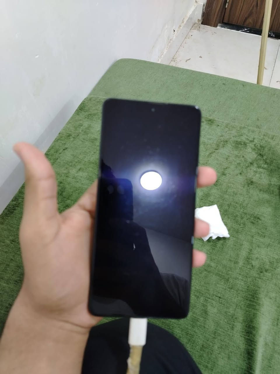 للبيع ريدمي نوت 12 برو بلس نسخة 5G .
المواصفات معروفة 
الشاشة FHD+ 120 فريم 
المعالج Diamancity 1080 مقارب للسناب دراجون 778g
120 واط سرعة الشحن مع بطارية 5000
كاميرا 200 ميگا بكسل كلش حلوة 
وبقية المواصفات أظن معروفة ما جاي يجي ببالي شيء ثاني . 
الظهر مكسور أكثر من كسر ممكن تبدله ممكن تعوفه أظن تبديله 15-30 ألف . 
مع كامل ملحقاته 
السعر 200 ألف 
مكاني النجف . 
***********
