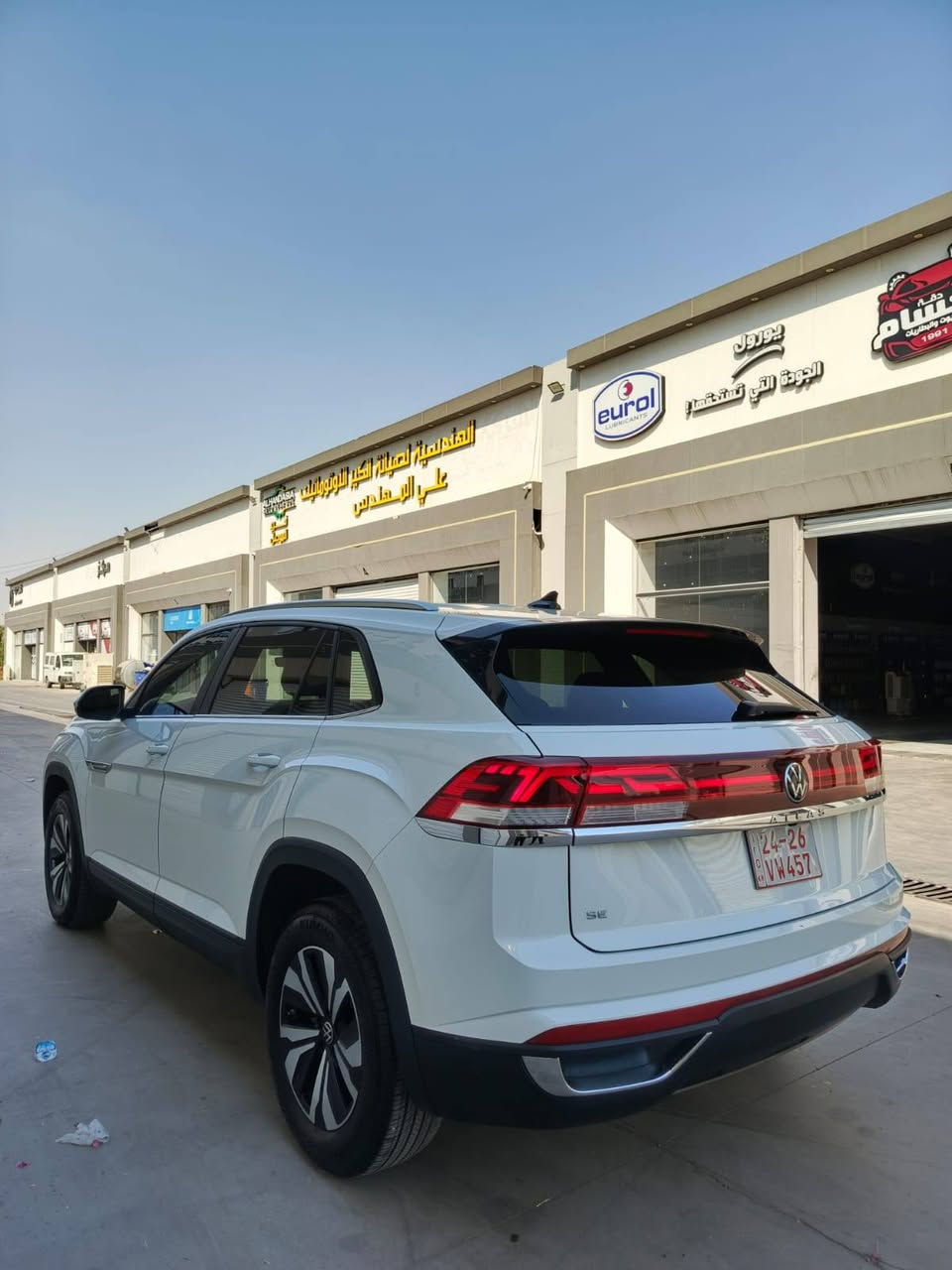للبيع
سعر 220$ 
فولكس واجن اطلس موديل 2024 وارد أمريكي 
ماشيه 42 ألف كيلو متر حقيقي 
محرك 4 سلندر حجم 2.0 تيربو مامفتوح بشرط 
رقم كاتي تترقم شمالي فقط 
🚫 حادثها تبديل بوند وشبرين صبغ مرفوق السونار ويه الصور
سياره نظيفة جداً بدون ملاحظات 
مواصفات sel فول بدون فتحه 
بصمة تشغيل وابواب 
تشغيل عن بعد 
صندوق شفط كهربائي
رادار امامي تحديد مسار
رادار جانبي نقاط عمياء
رادار خلفي تحذير اصطدام
شاشه كبيره لمس 
كاميرا وحساسات
سستم سماعات FENDER 
كشنات جلد تبريد وتدفئة
تبريد مركزي لمس
هاند بريك بصمة
أندرويد أوتو وآبل كاربلاي
وضعيات قيادة متعددة
ويل كرووم 
بعد بيها هواي مواصفات 
سياره جديده وجاهزة من كلشي شرط دينار ما تصرف عليها 
موصل الايسر 
***********
***********
ملاحظة الرقم الاسيا بيه واتساب 🟩 
يوجد بيع وشراء السيارات المتضررة والجديدة داخل هذه الصفحه
