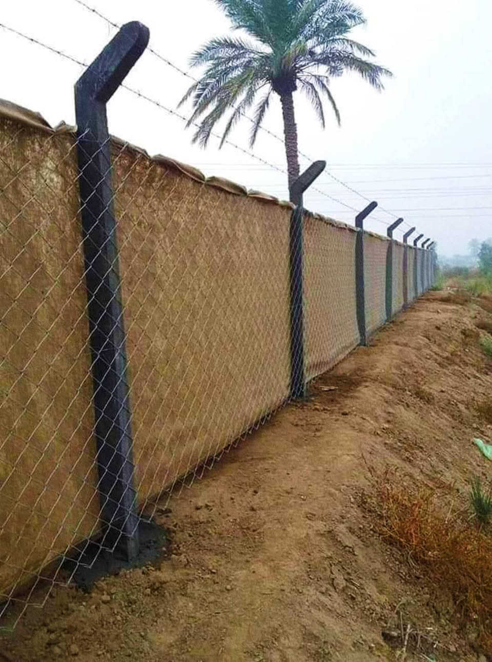 📱‏‪***********
🌟🔥 تعلن شركة بابل  لتجارة وعمل  Brc عن خدماتها المتميزة في صناعة أسيجة Brc بجودة عالية وأسعار مغرية! 🔥🌟
💵 أسعارنا تبدأ من 5,000 دينار وتصل حتى 10,000 دينار، مع مراعاة كل مشروع على حدة. 💰
🌐 نقدم أسيجة Brc بأنواعها وأحجامها المتنوعة، سواء بخيار الجادر أو بدون. 🛠
🏢 متخصصون في تركيب الأسيجة للمباني الحكومية، مع ضمان الأمان والمتانة. 🏛
🌿 خبرتنا تمتد لتشمل تركيب الأسيجة للبساتين والحدائق، مضيفين جمالاً وأماناً على مساحاتكم الخضراء. 🌳
🏞 كما نوفر خدماتنا للمتنزهات، مساهمين في تحسين جودة وأمان هذه المساحات العامة. 🎡
🕒 خدماتنا متاحة على مدار 24 ساعة لتلبية جميع احتياجاتكم بسرعة وكفاءة. 🚀
📞 للتواصل والاستفسار، يرجى الاتصال على الأرقام التاليه *********** واتساب ***********

🌹 شركة بابل  لتجارة وعمل ل Brc - الجودة والابتكار في كل خطوة! 🌹👑
