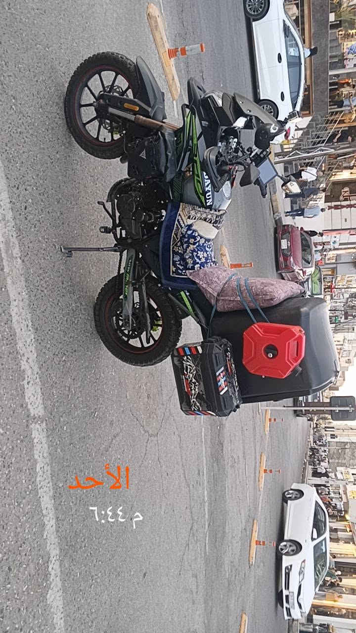 سلام عليكم دراجه دايون ادفنجر للبيع محرك 300cc دراجه نضيفه وجديده وبوضع البلادي مالتها ما يعوزها غير ستر الله وسايق مضبوط يداريها بيها اضافات حلوه ومرتبه 
اضافاتها: 
جنط جي اس 
جنطه دلفري 
جنط اماميه صفحه 
كامره 4K 
شاشه تزويد جي بي اس 
استاند تبريد +استاند تزويد 
جلكان بانزين اصلي 
طفايه حريق 
ممشه 8الف قابل للزياده 
(ملاحظه) بيها تلقيطات يعني طخات بل صفحه كفر الكزوز والدرع تخبرني وافهمك عليها 
رقم اربيل انكليزي يعني غرامان وهزه جدد 
تبديل دهن كل اسبوع روسي 50Mثابت 
دراجه نضيفه حيل  سعرها 3600 وبيها مجال حك الجيه 
تلفون 
***********واتساب ورصيد 
***********رصيد فقط 
متواجد فيس واتصال وبيك خير ودلل  والي يسال سبب البيع اريد سياره عندك تعال نتعارض
