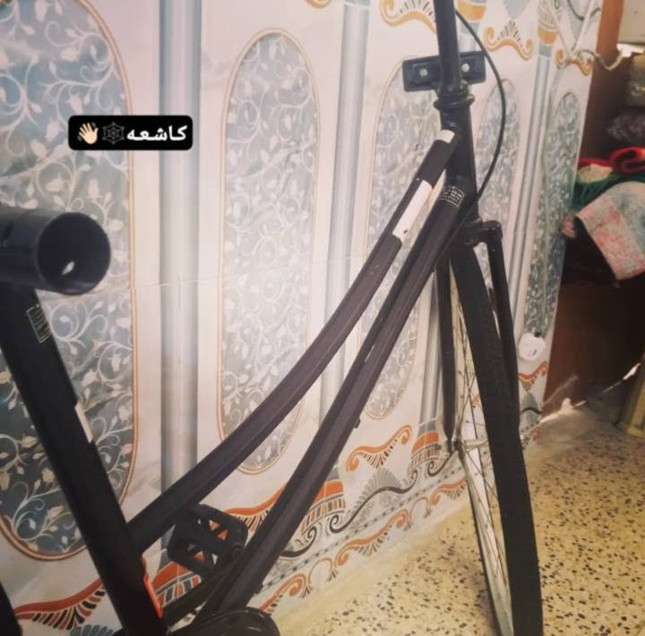 السلام عليكم باسكل سانتوس حمره الباسكل نضافته99/100 حجم26 الباسكل غراضه كامله السعر165وبي مجال قليل المكان كربلاء طويريج  الاستفسار رقم***********🫴🏿
