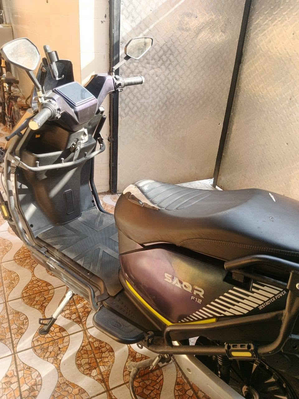 سلام عليكم دراجة نضيفه
6بطاريات اكبار 

هورن 

نضام Rبگ

نضام P

مثبت سرعه 

اشاره يمنى يسرى

دبل اشاره 

لايت عالي ناصي 

3 نمر 

تمشيك 60 كيلو شحنه الوحدة 

(السعر 675) وبيهه مجال للطيبين 

(ملاحظه) اقرى قبل الاستفسار 

العنوان/ البلديات/جامع سيد صلاح 

الرقم ***********
