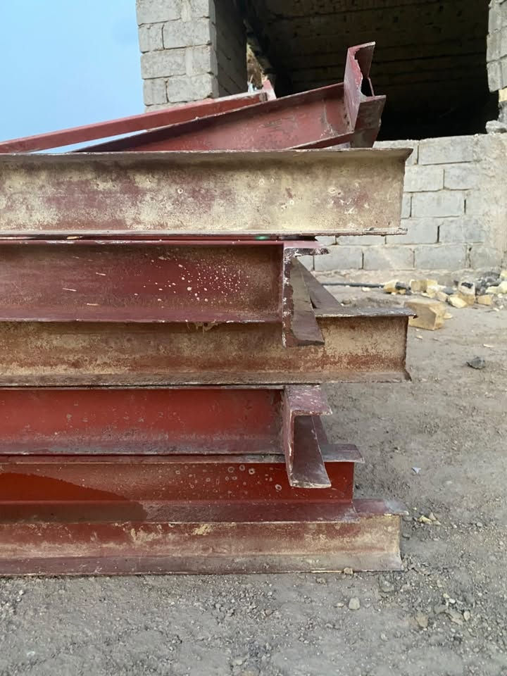 السلام ؏ـلـيـڪمٛ اطارات شبابيك مالت pvc
الحديد 4ملم شديتهن وغيرت رئيي يـ؏ـטּـي مكبست عليهن مجرد كعدت الاطارات وفتحتهن القياس ٦ اطارات 2م x 2م والدورمالتهم السابع 240 x 2م 
للبيع السعر 450 وبيهن مجال الله شاهد مسويهن ب900 اني للتواصل اتصال او واتساب المكان بابل قضاء القاسم ***********
