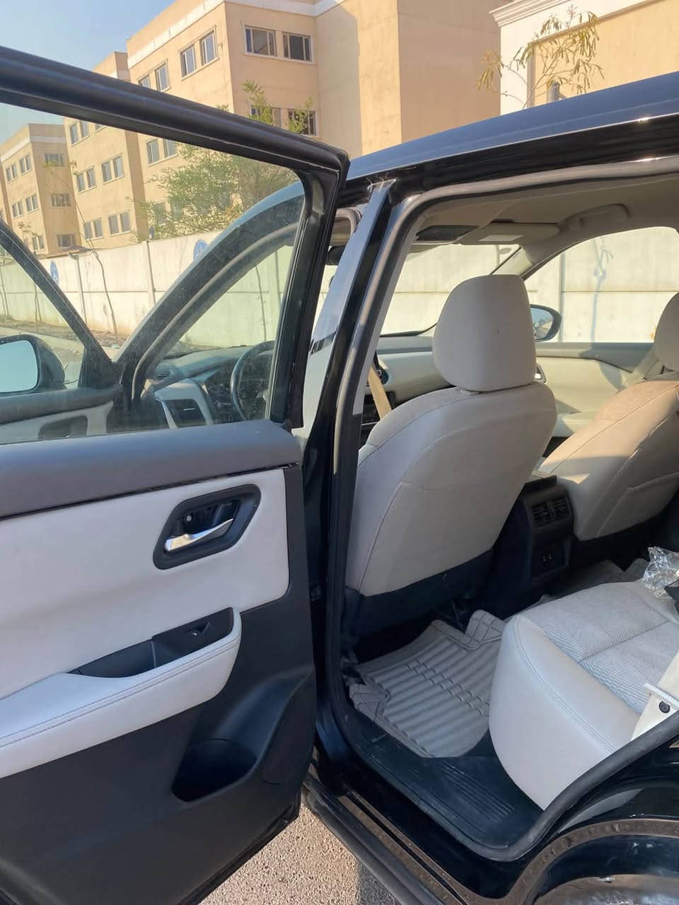 نيسان روج • ٢٠٢٥ • رقم بغداد