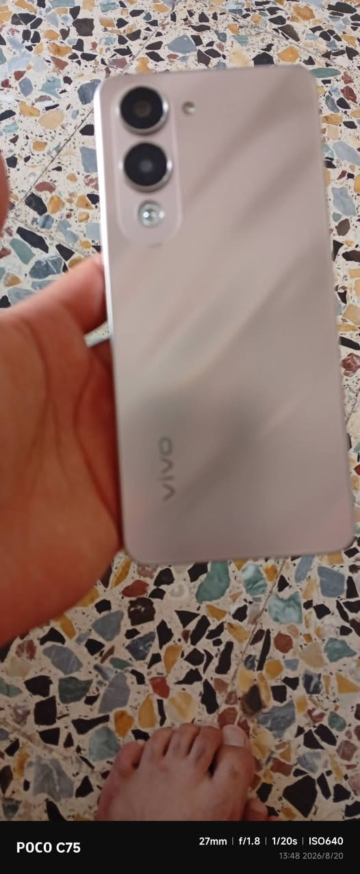 جهاز vivo y04  جهاز نضيف نضافة 90٪  ما مفتوح ولا مصلح  سعرة 125 العنوان  العبيدي الشهداء مجاور اسواق الهادي  رقم  ***********
