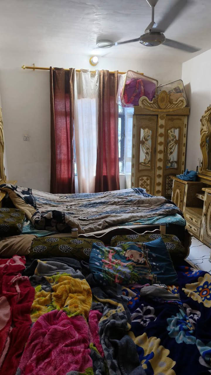 حياكم الله فرصة سكن ما تتعوض بيت مساحته 130م 
الناصرية حي السبل النزلة الأولى قريب على التبليط قرب مكتب الفرطوسي ثاني بيت عن الشارع العام كامل الخدمات ماء كهرباء ومجاري بالباب
البيت طابقين عكادة يتكون من 3 غرف وصالة واستقبال ومطبخ وصحيات خارجية وداخليه 
السعر 39 اخو البلاش 
للاستفسار راسل الصفحة أو حساب الواتساب ***********
