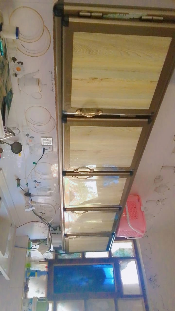 كاونتر للبيع مترين ونص كلش نضيف  400 وبي مجال  رقم  واتساب***********
