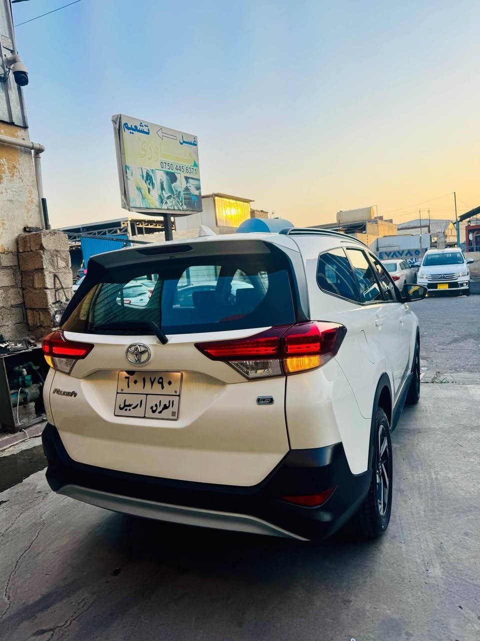 Toyota rush 
تويوتا راش 
موديل 2020
فول مواصفات 
7راكب
147الف ماشية 
قطعتين سبوغ بدون دواخل 
سيارة گير ومحرك كلشي بشرط   
السعر 138$ بي مجال بسيط 
مكانى اربيل 
*********** أربيل, العراق
