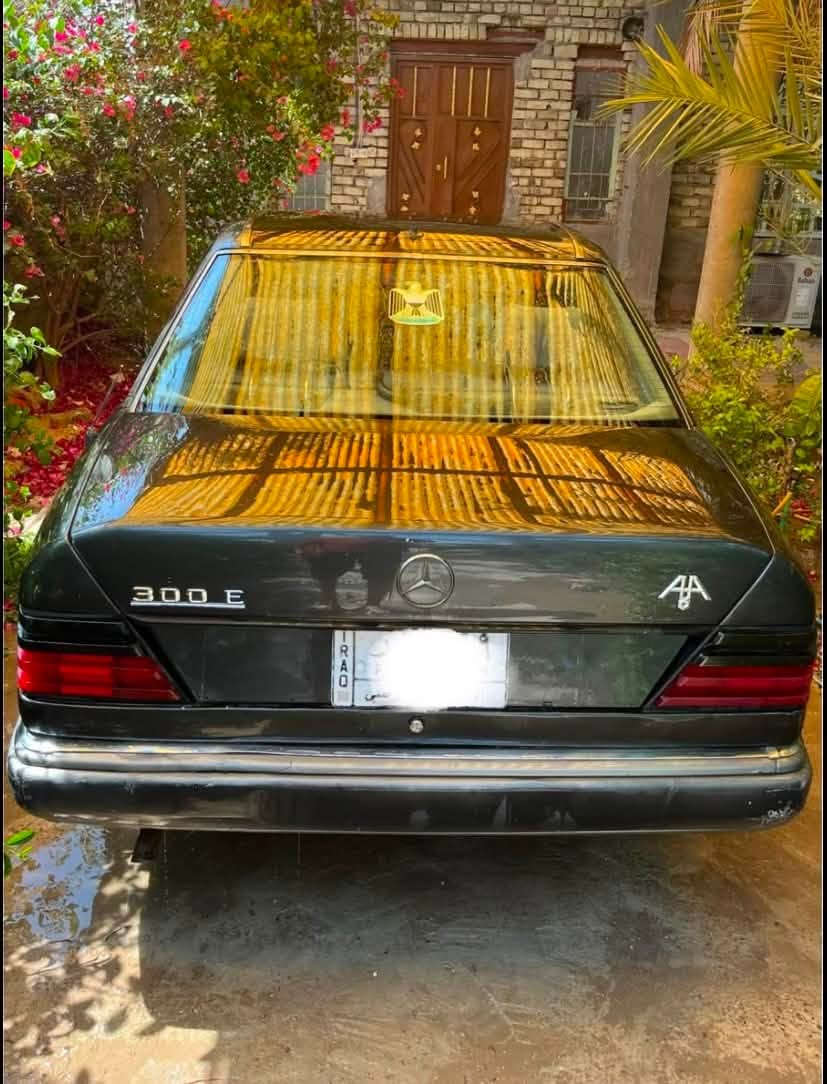 مارسيدس موديل 1993 كير ومكينه بطه 3000 vvt  رقم انبار سنويه نجف السيارة مكفوله مكانها الشاميه السعر ٥٠ وبيها مجال  رقم المبايل ***********
