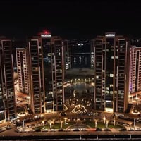 🌃 شقة للإيجار في مجمع البروج – بناية هدير 🏢 الطابق 7 📐 المساحة: 178 م²...