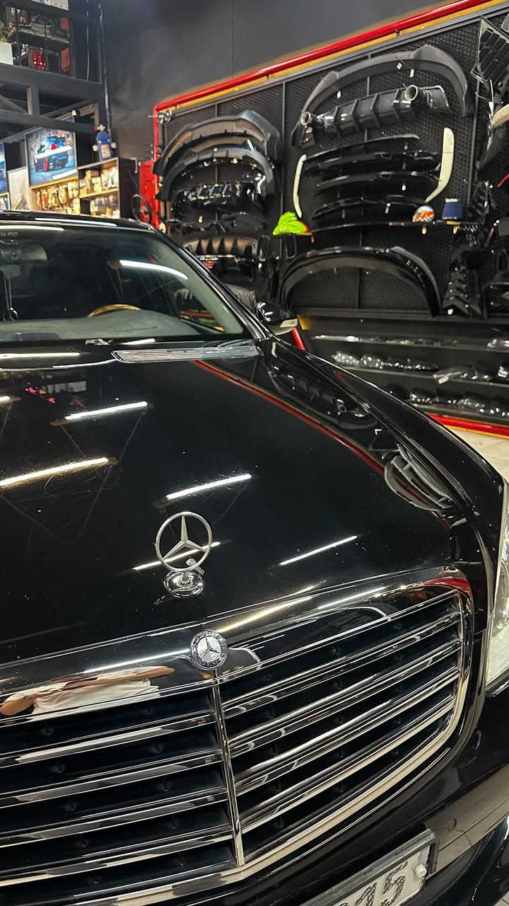 مارسيدس S500 موديل 2007 فول 

رقم بابل  
سيارة اصل من دون اي تحديث 
مواصفات
 بانوراما  جكات بردات 5 كهرباء
 تحكمات من 3 جهات 

مواصفات باب طويل
 لون اسود شذري

كاميرا خلفية
حساسات امامي خلفي 
كشنات تدفئة جلد وتدليك
داخل 3 الوان متغير 
4 كشنات كهرباء 
تجاوي 5 كهرباء
بردات 5 كهرباء تحكمات من 3 جهات 
بانوراما 
جكات
بريك ذاتي 
لايد زنون عالي ناصي داينمك ويه الستيرن 
سيدي جنجر
ديفيدي 
بيبان وجنطه شفط 
جكمجه تبريد
زراك لايتات
حزام الامان ياخذ قياس ووزن الجسم 
تلفون 
سماعات هارمن
ستيرن كهرباء 
ثلاث انظمة قيادة E / S / M
صدر امامي خلفي جديد جكات جدد 
تخم تاير ويل كب جديد 18 amg
 ماشيه 330 الف كيلو 
مكان السيارة /بابل / نجف   
 
رقم صاحب سيارة

 ***********
***********
