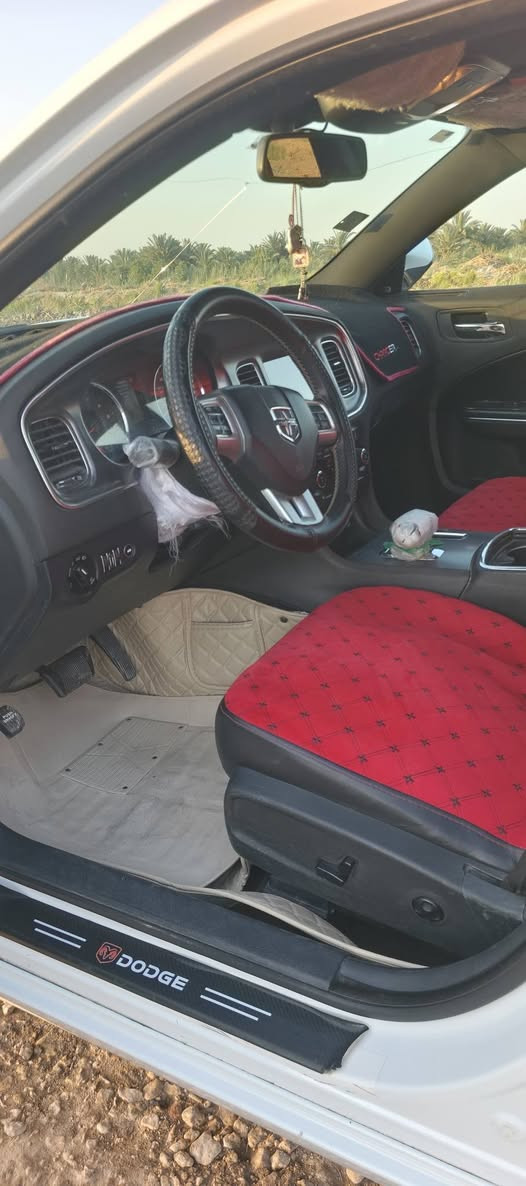 السلام عليكم للبيع جارجر 14ماشيه 120
كير طيارهs كشن كهرباي تدفه كشنات  بيهه قطعه وحده جاملغ   خلفي بدون دواخل سياره جديد معنه الكلمه مامشتغله خط ستخدام شخصي  فقط المكان الديوانيه سعر 165 رجان لحد يكسر بحلال العالم لي ما تعجبه سياره يكدر يعبر المنشور ***********
