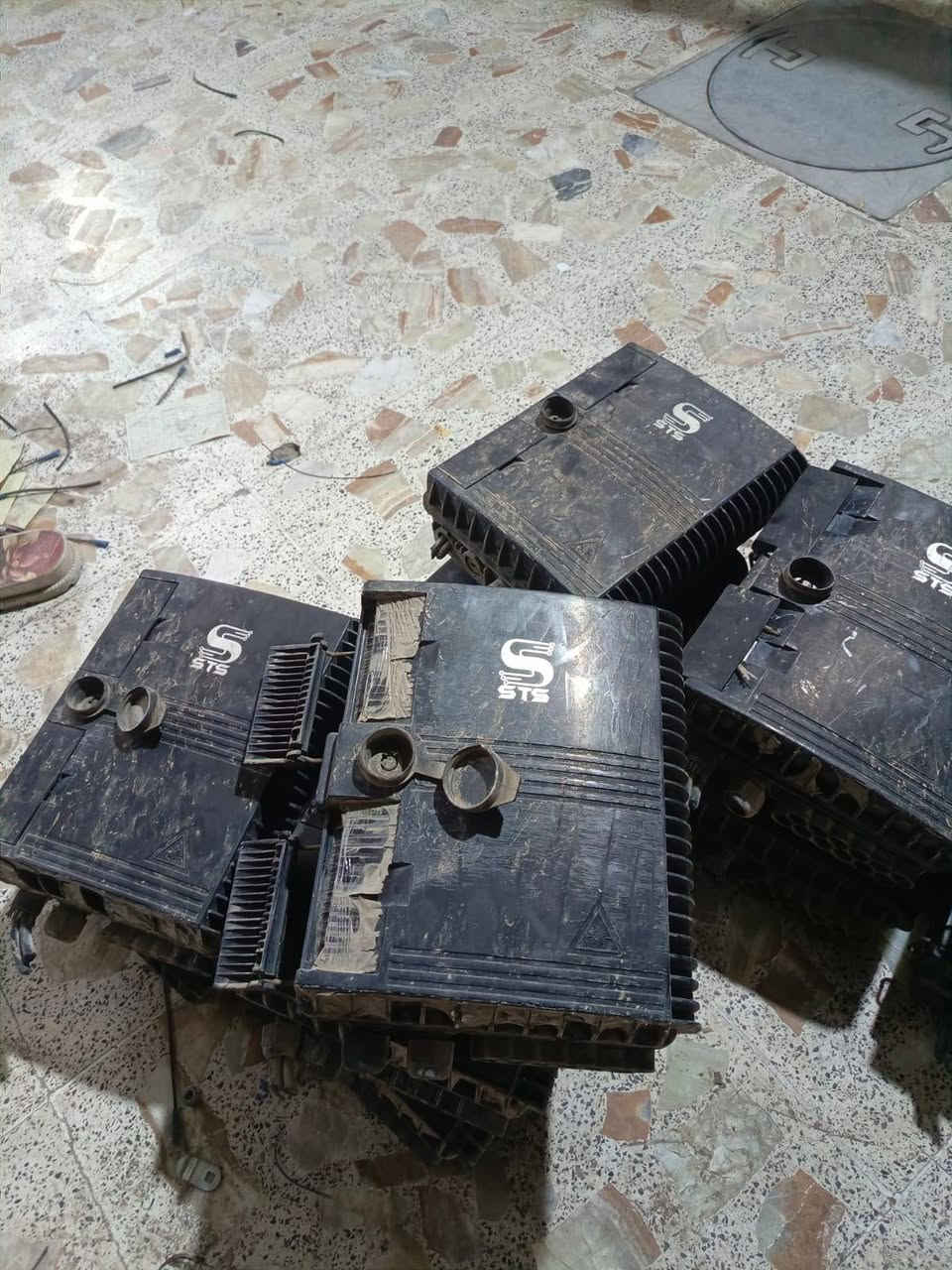 100كابينه 8*1
السعر 6500
بغداد  ***********
