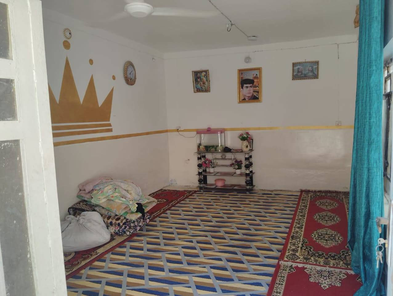 الدار للبيع المساحه 232 متر طابو زراعي سند 25 الموقع شارع علي قماره مقابل الحسينيه الشهداء يتكون من غرف نوم ثنين وستقبال وصاله ومطبخ مجمع صحي خارجي وداخلي وطارمه وممرات داير البيت وحديقه صغيره بناء طابوق وبلوك السقف شيلمان عكاده أي استفسار إتصال على الرقم التالي واتساب ***********
أو مراجعة مكتب ابو زهراء التميمي شارع المواكب مقابل حسينية الخزرج الخاص مفتوح
