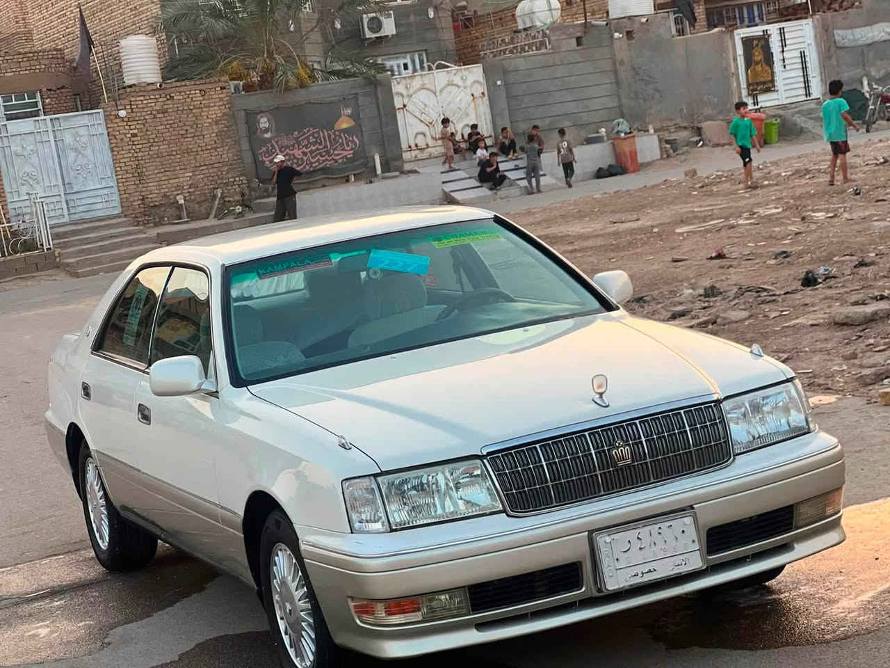 سلام عليكم ورحمة الله وبركاته
رأس ثور موديل 1998 رقم انبار مشروع وطني تحويل ثاني 

محرك وكير شرط فحص حداده امامي وخلفي جديد 

طخم تاير كرتون تبريد ثلج ويه سويج 

كهربائيات شغاله من دعاميه لدعاميه 

داخل جديد مع غرفه جنطه جديده 

سياره جديده معنى الكلمه 

السعر 95 وبيه مجال بعيوني 

العنوان ذي قار _الشطره 

***********
