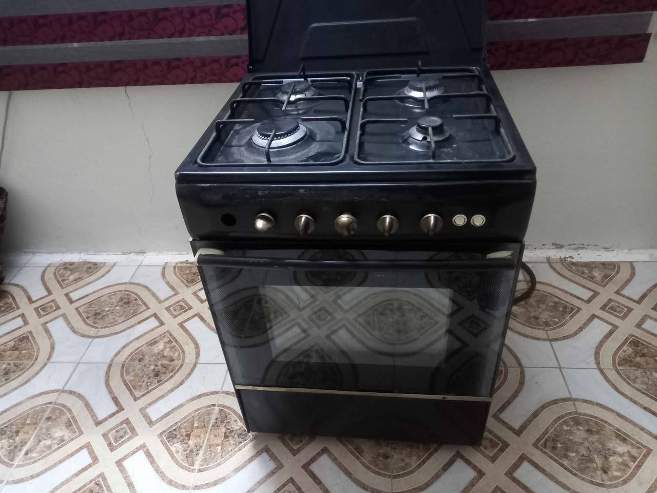 طباخ تركي للبيع شرط الشغل السعر ٥٠ ألف العنوان موصل حي الصدام بعد السيطرة عالشارع العام طريق بعشيقه *********** *********** يوجد توصيل داخل الموصل موصل, نينوى
