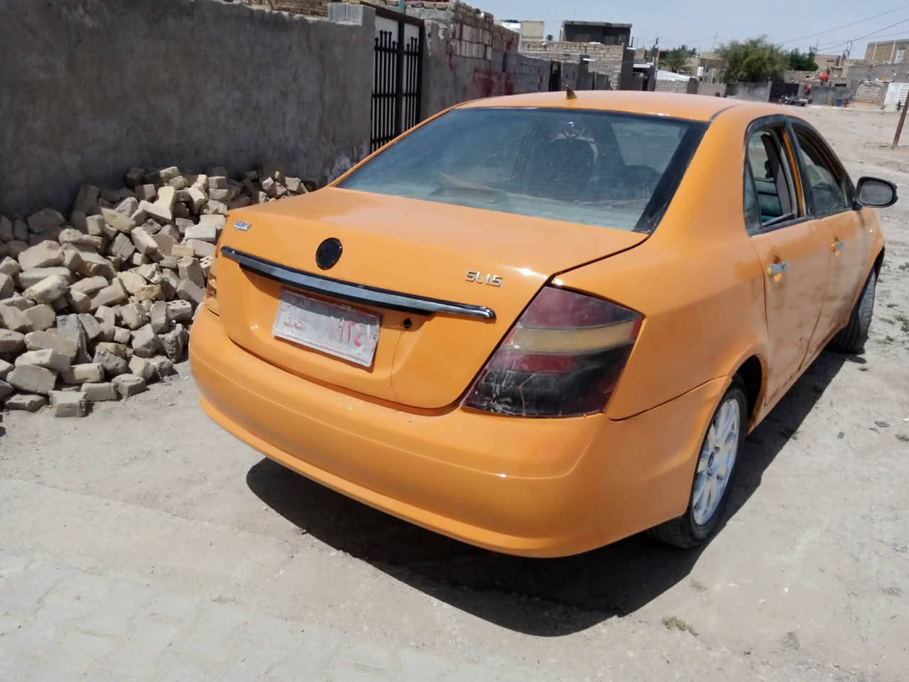 سلام عليكم سياره جيلي للبيع جاهزه محرك وكير مكفولات
السعر 13ورقه وبيها مجال  
الرقم ***********
