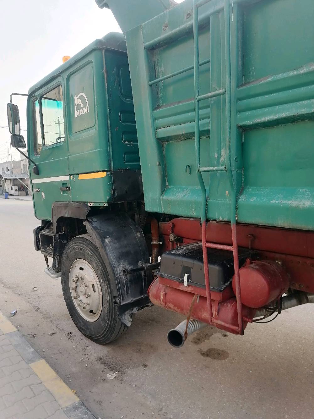 مان 81 • محرك 128 • انبار باسمي