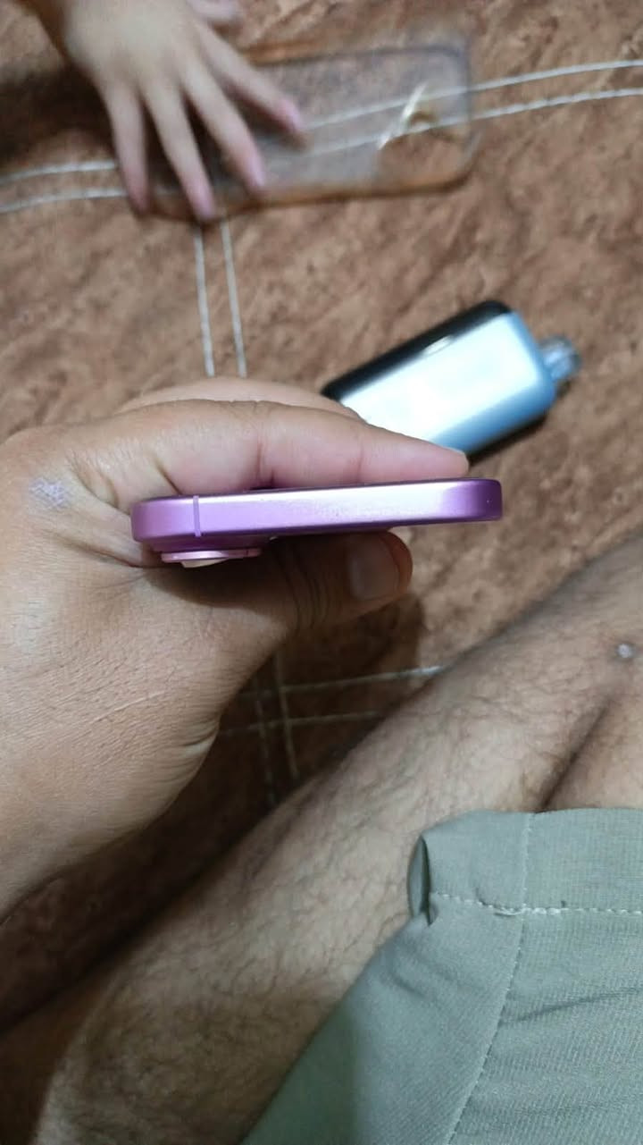 ايفون ١٦ عادي • ٢٥٦ • بطارية ٨٩٪